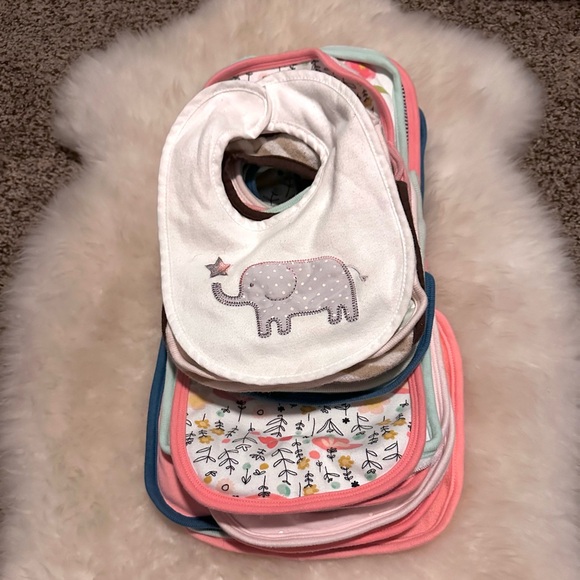 cloud-island & Gerber-solid-feeding-bibs - Picture 2 of 2